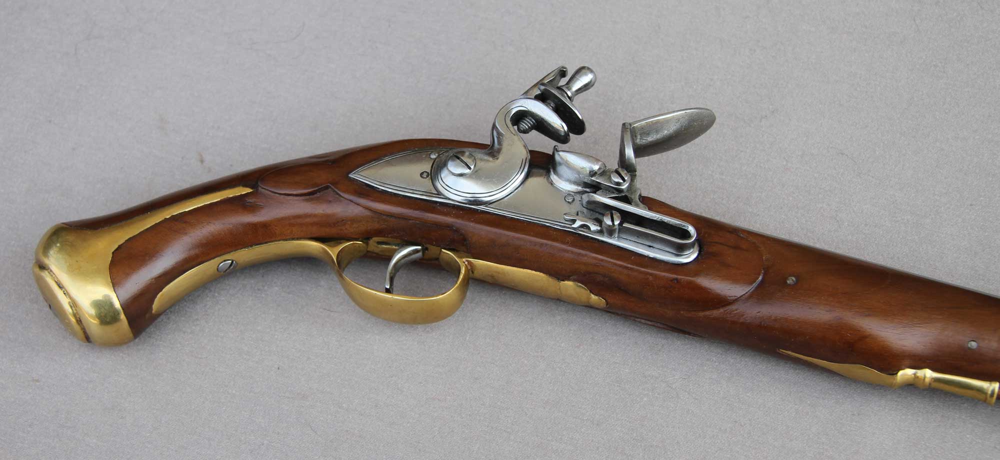 British, Dragoon pistol - Click Image to Close
