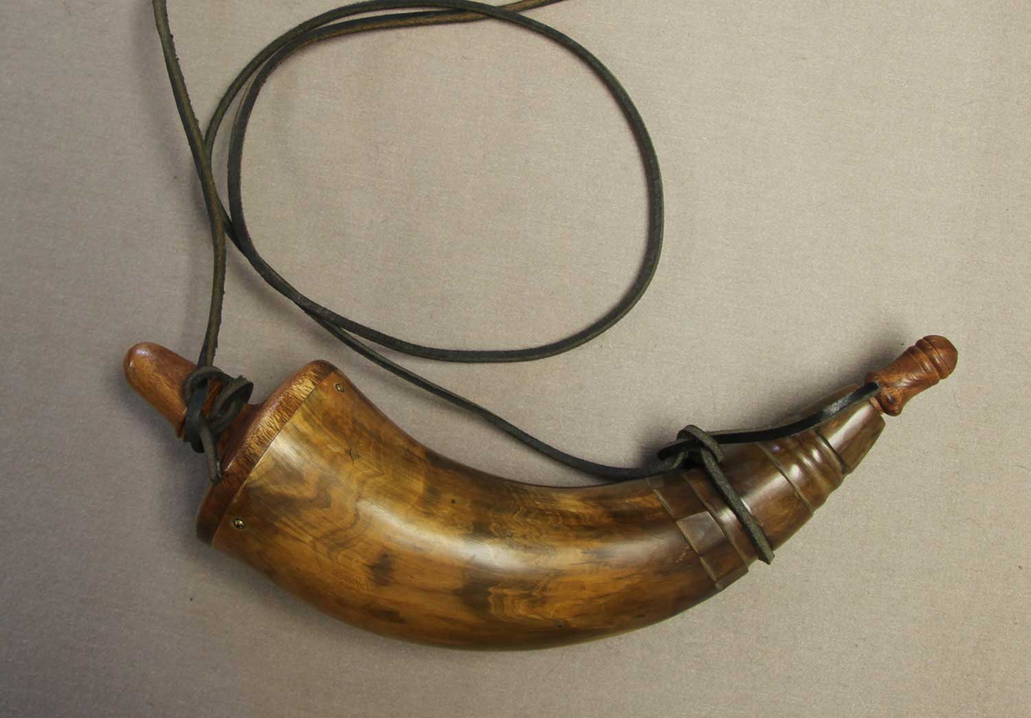 Powder Horn, wood stopper - Click Image to Close