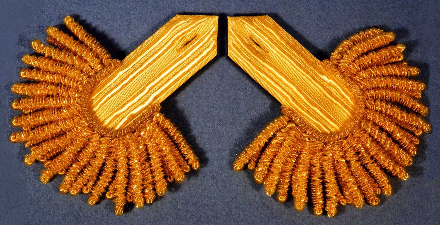 British, 1795-1812 Royal Navy Captain and Commander Epaulettes - Click Image to Close