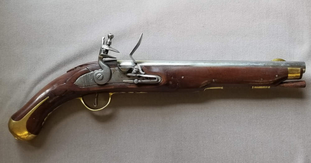 French, 1733 Cavalry Pistol - Click Image to Close